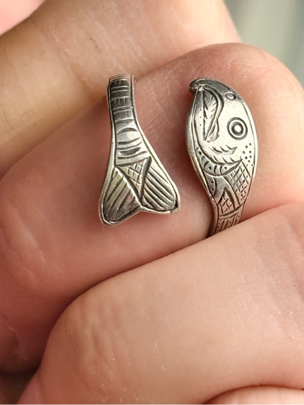 Vintage sterling silver Wrap Fish Knuckle Ring Native American - Picture 4 of 13